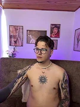 Snapshot of _tylerr_ chatting on September 2025 04:51:01 PM tylerr online show from September 2025 04:51:01 PM