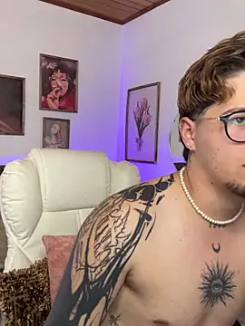 Snapshot of _tylerr_ chatting on September 2025 05:01:02 PM tylerr online show from September 2025 05:01:02 PM