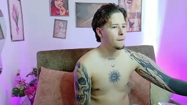 Snapshot of _tylerr_ chatting on October 2025 03:48:01 PM tylerr online show from October 2025 03:48:01 PM