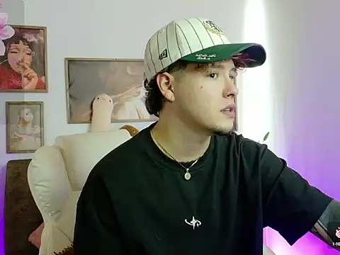 Snapshot of _tylerr_ chatting on October 2025 04:33:01 PM tylerr online show from October 2025 04:33:01 PM