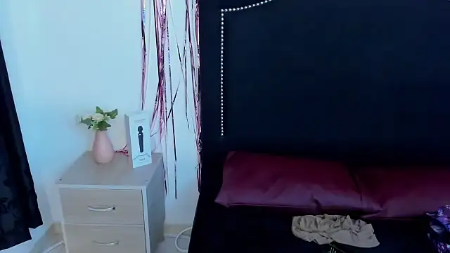 Snapshot of LucianaBlackwell chatting on November 2025 02:06:02 PM LucianaBlackwell online show from November 2025 02:06:02 PM