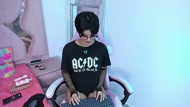 natsumiht online show from September 2025 05:01:02 AM