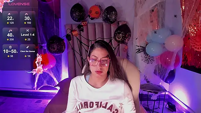 Snapshot of Karoline21 chatting on October 2025 02:10:01 AM Karoline21 online show from October 2025 02:10:01 AM