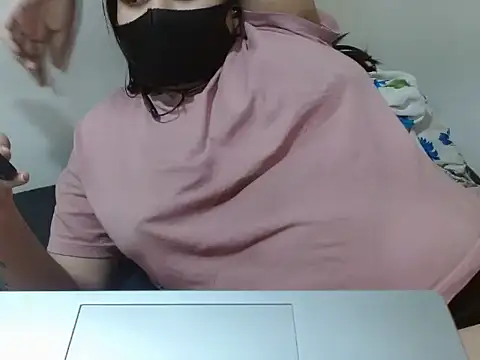 Snapshot of Nataliya_Singh chatting on April 2026 07:58:02 PM Nataliya Singh online show from April 2026 07:58:02 PM