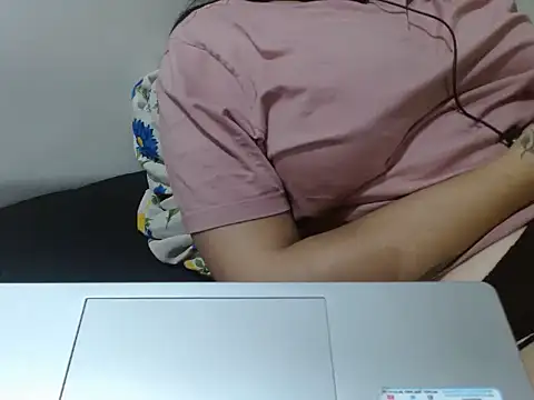 Snapshot of Nataliya_Singh chatting on April 2026 06:12:02 PM Nataliya Singh online show from April 2026 06:12:02 PM