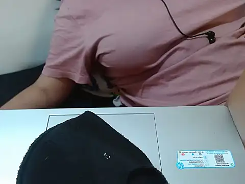 Snapshot of Nataliya_Singh chatting on April 2026 05:55:01 AM Nataliya Singh online show from April 2026 05:55:01 AM