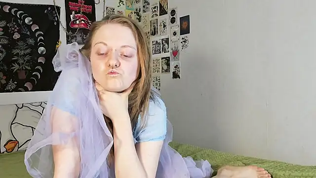 WonderConnie1 online show from September 2025 03:34:02 PM