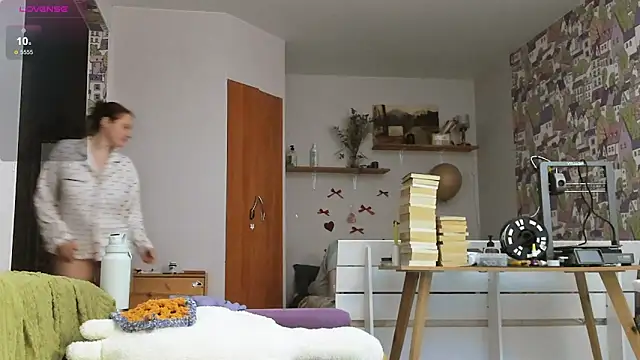 WonderConnie1 online show from February 2026 02:07:01 PM