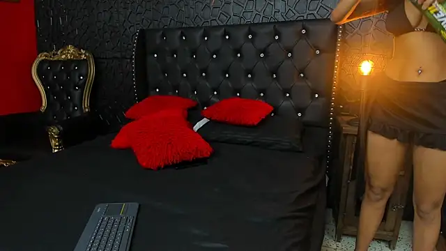 yiyisandoval online show from September 2025 01:15:02 PM