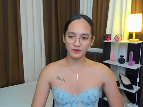 Snapshot of URHottestAngel chatting on October 2025 12:37:02 PM URHottestAngel online show from October 2025 12:37:02 PM