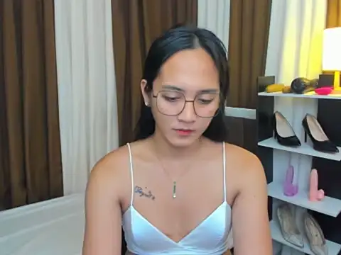 Snapshot of URHottestAngel chatting on September 2025 05:11:01 AM URHottestAngel online show from September 2025 05:11:01 AM