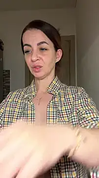 Snapshot of Roxanne_Skye chatting on December 2025 04:03:01 AM Roxanne Skye online show from December 2025 04:03:01 AM