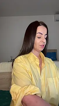 Roxanne Skye online show from October 2025 06:05:01 PM