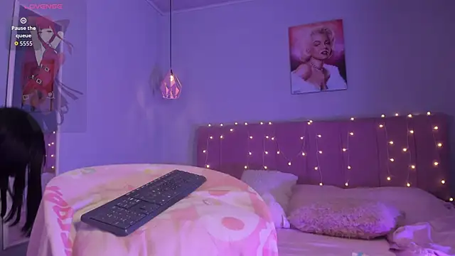 ela petit online show from June 2026 08:51:01 PM