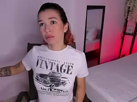 selene boyer online show from October 2025 04:51:02 PM