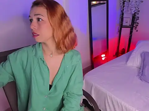 selene boyer online show from December 2025 05:03:02 PM