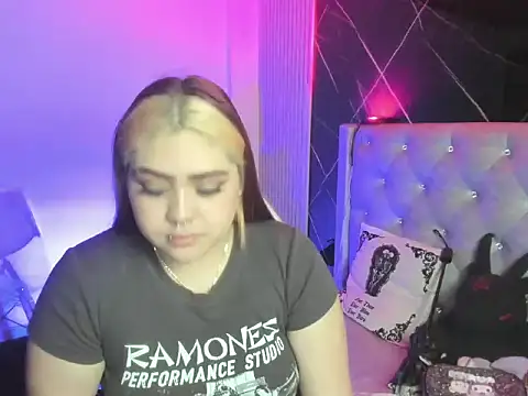 im bunny   online show from November 2025 11:21:02 AM