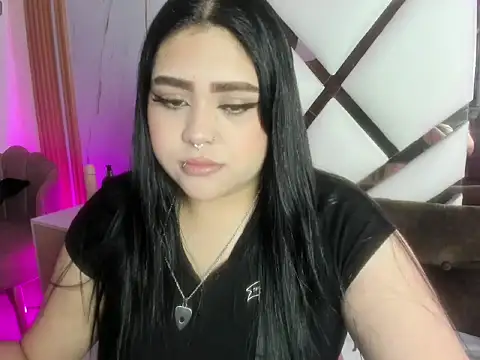 Snapshot of im_bunny__ chatting on April 2026 12:23:01 PM im bunny online show from April 2026 12:23:01 PM