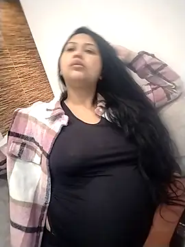 Snapshot of Alessandraa- chatting on February 2026 11:58:01 PM Alessandraa- online show from February 2026 11:58:01 PM