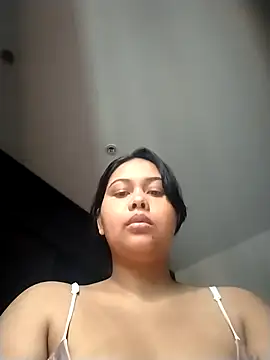 Alessandraa- online show from April 2026 07:42:02 PM