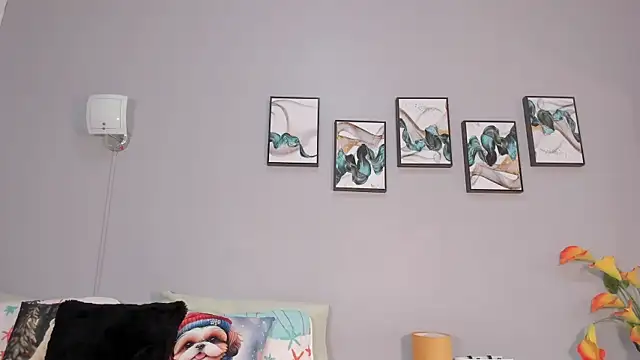 Snapshot of SophieW1 chatting on December 2025 12:15:02 PM SophieW1 online show from December 2025 12:15:02 PM