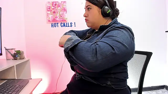 SafiroFer online show from September 2025 09:08:02 PM