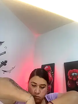 SafiroFer online show from October 2025 09:01:02 PM