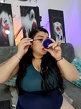 SafiroFer online show from November 2025 09:07:01 PM