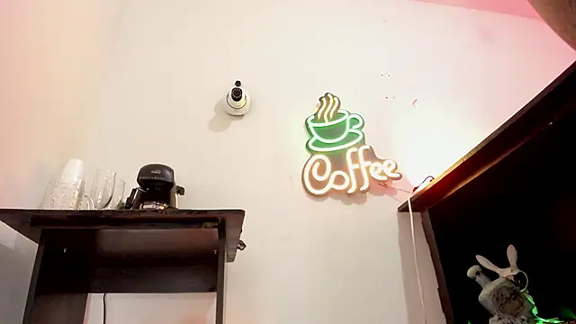 SafiroFer online show from September 2025 09:03:01 PM