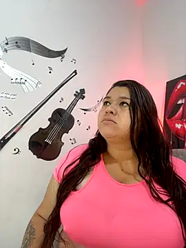 SafiroFer online show from October 2025 09:05:01 PM