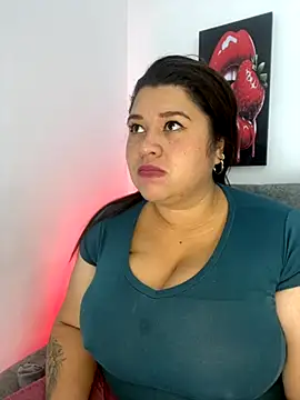 SafiroFer online show from October 2025 09:04:02 PM