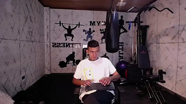 Snapshot of MrJustin_ chatting on November 2025 07:58:01 PM MrJustin online show from November 2025 07:58:01 PM