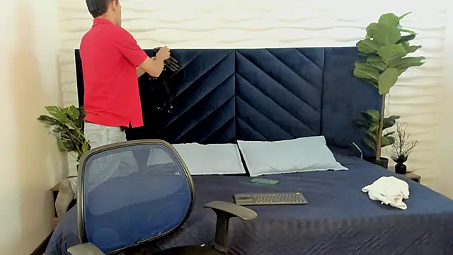 Snapshot of MrJustin_ chatting on October 2025 09:01:01 PM MrJustin online show from October 2025 09:01:01 PM