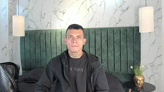 Snapshot of MrJustin_ chatting on November 2025 07:40:02 PM MrJustin online show from November 2025 07:40:02 PM