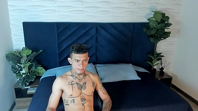 Snapshot of MrJustin_ chatting on November 2025 07:47:01 PM MrJustin online show from November 2025 07:47:01 PM