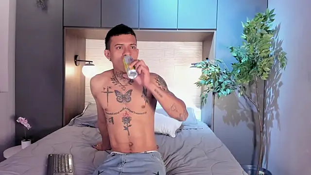 Snapshot of MrJustin_ chatting on September 2025 07:47:01 PM MrJustin online show from September 2025 07:47:01 PM