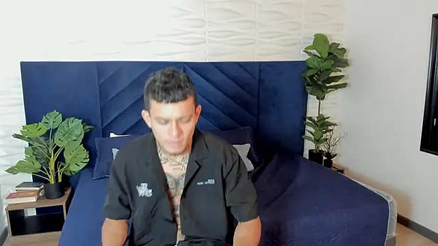 Snapshot of MrJustin_ chatting on October 2025 08:10:02 PM MrJustin online show from October 2025 08:10:02 PM