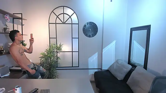 Snapshot of MrJustin_ chatting on September 2025 08:37:02 PM MrJustin online show from September 2025 08:37:02 PM