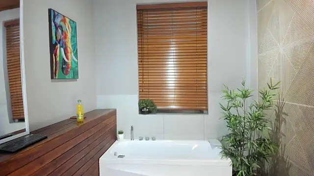 Snapshot of MrJustin_ chatting on September 2025 02:02:01 PM MrJustin online show from September 2025 02:02:01 PM