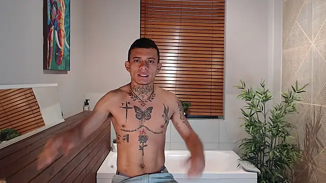 Snapshot of MrJustin_ chatting on September 2025 08:19:01 PM MrJustin online show from September 2025 08:19:01 PM