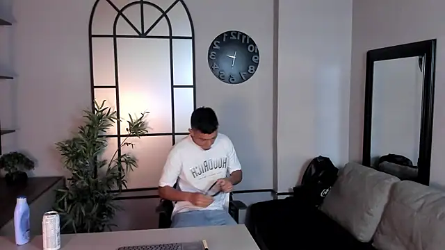 Snapshot of MrJustin_ chatting on October 2025 08:42:01 PM MrJustin online show from October 2025 08:42:01 PM