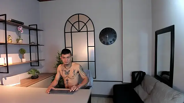 Snapshot of MrJustin_ chatting on October 2025 08:09:02 PM MrJustin online show from October 2025 08:09:02 PM