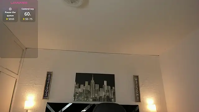 iamCharlotte19 online show from November 2025 02:43:02 PM
