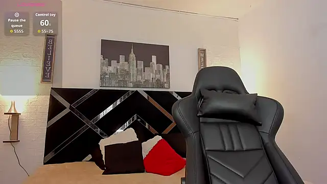 iamCharlotte19 online show from October 2025 05:25:02 PM