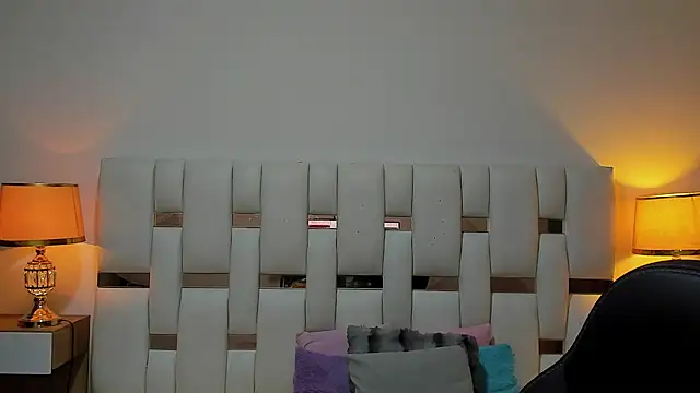iamCharlotte19 online show from July 2026 07:58:01 PM
