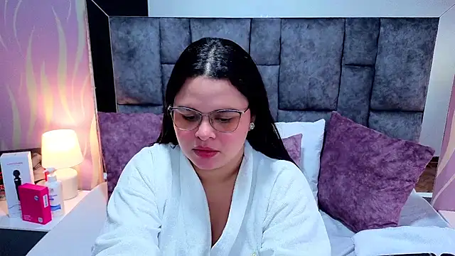 Snapshot of SamanthaPaImer chatting on September 2025 08:12:01 PM SamanthaPaImer online show from September 2025 08:12:01 PM