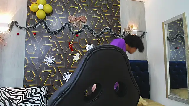 miss leidy  online show from December 2025 02:45:02 AM