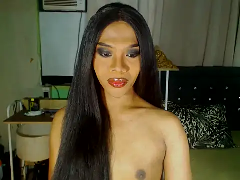 GoldenCumTYRA online show from May 2026 04:33:01 PM