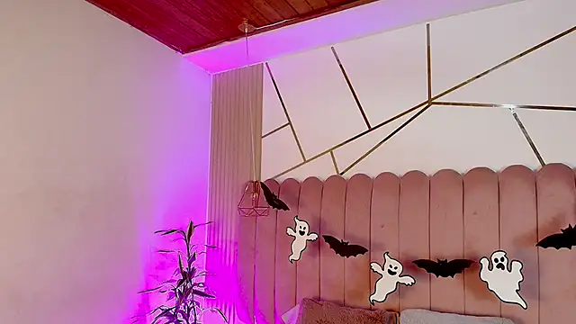 RILLEY ALLEN online show from October 2025 07:35:01 PM