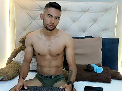MaicolParker  online show from March 2026 03:24:02 PM